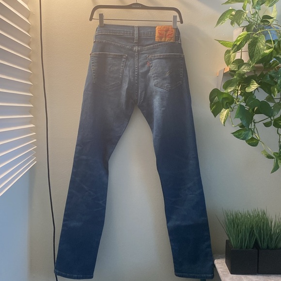 Levi’s Jean - Picture 3 of 3